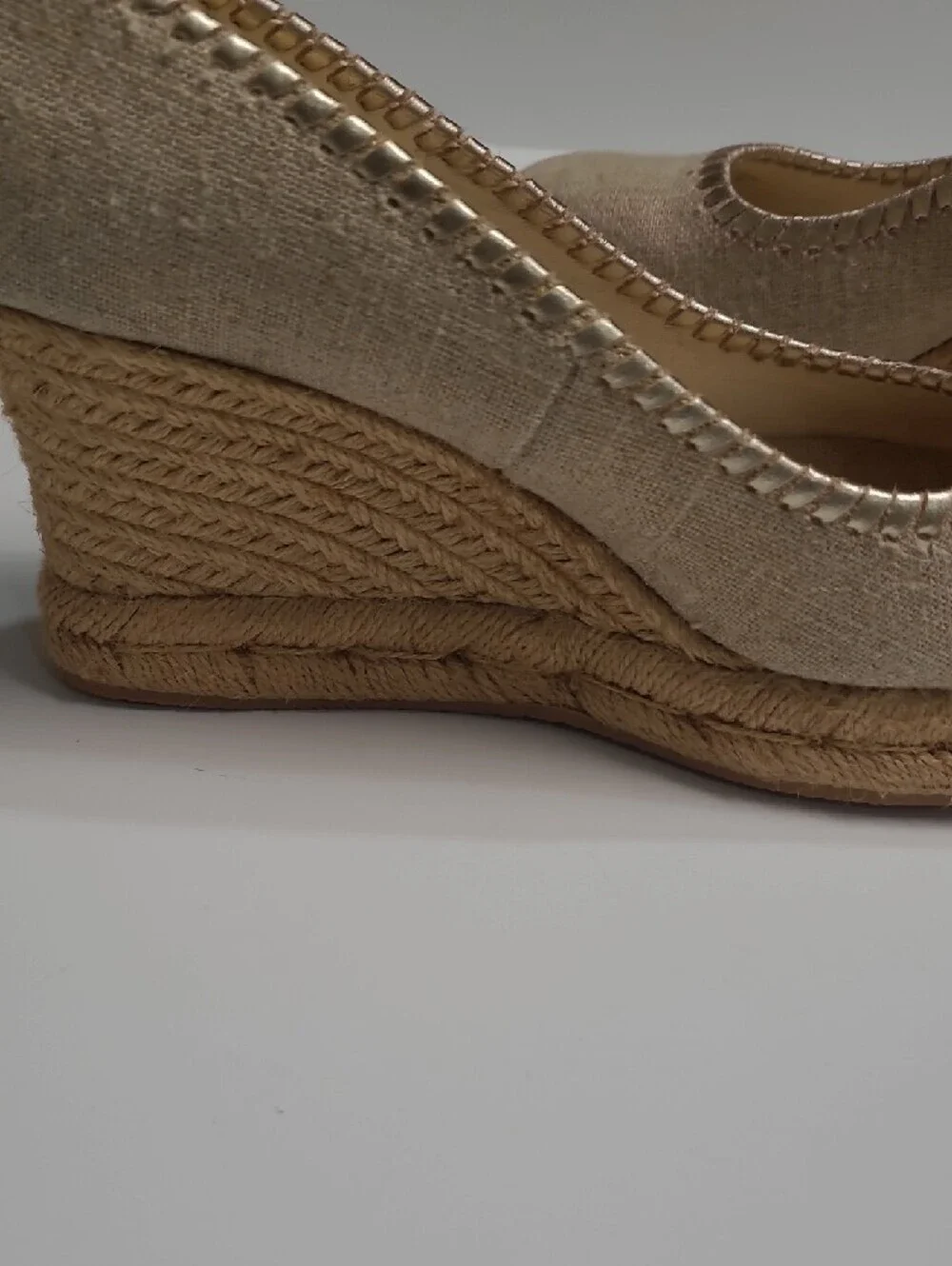Jack Rogers Beige Canvas Espadrille Wedge Pumps with Gold Metallic Trim Size 8.5